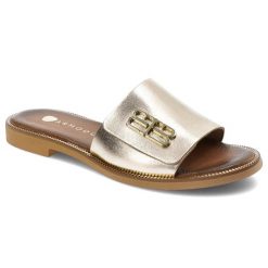 Złote Klapki Armodo Modne Obuwie Damskie. Żółte klapki Armodo, bez wzorów, ze skóry, bez obcasa. Za 299.00 zł.