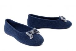 MANITU 340083-05 blue, kapcie damskie. Niebieskie obuwie domowe Manitu, bez wzorów, bez zapięcia. Za 148.67 zł.