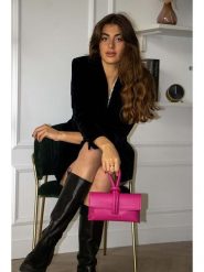 Victor & Hugo Paris Skórzana torebka "Emy" w kolorze różowym - 22 x 11 x 5 cm rozmiar: onesize. Różowe torby na ramię Victor & Hugo Paris, bez wzorów, z materiału, przez ramię, bez dodatków. Za 239.99 zł.