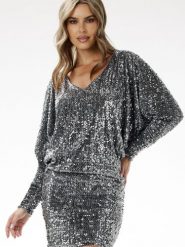 Sukienka Model A700 Grey - awama. Szare sukienki Awama, na karnawał, l, bez wzorów, z weluru, eleganckie, bez kołnierzyka, plus size, bez ramiączek, mini. Za 385.57 zł.