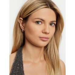Kolczyki Guess. Szare kolczyki Guess, srebrne. Za 189.99 zł.