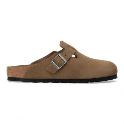 BIRKENSTOCK Boston SFB LEVE Dark Tea Tonal FB Klapki damskie. Brązowe klapki Birkenstock, bez wzorów, ze skóry, bez obcasa. Za 649.99 zł.