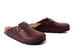 DR. BRINKMANN 600178-02 braun, klapki damskie. Brązowe klapki Dr. Brinkmann, bez wzorów, ze skóry, bez obcasa. Za 263.42 zł.