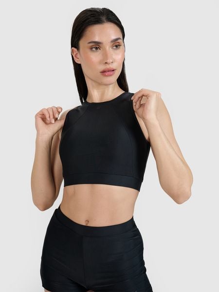 4F Góra od bikini damska - czarna XS. Czarne szorty 4f, bez wzorów, z elastanu, sportowe. Za 99.99 zł.