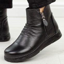 Czarne skórzane botki damskie Cambell 15324. Czarne botki Cambell, na jesień, bez wzorów, z dzianiny, z okrągłym noskiem, bez obcasa, na płaskiej podeszwie, bez zapięcia. Za 319.00 zł.