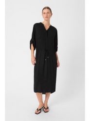 Soaked in Luxury Sukienka w kolorze czarnym rozmiar: S. Czarne sukienki Soaked in Luxury, na co dzień, s, bez wzorów, z wiskozy, bez kołnierzyka, bez ramiączek, midi, proste. Za 208.99 zł.