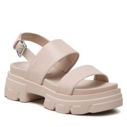 Sandały DeeZee. Brązowe sandały DeeZee, bez wzorów, bez obcasa, na płaskiej podeszwie, bez zapięcia. Za 149.99 zł.