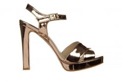 Sandały Bayla-187 281-7351 Rose 187035, Różowe złoto, Skóra ekologiczna - 40. Żółte sandały Bayla, bez wzorów, z lakierowanej skóry, bez obcasa, na obcasie, bez zapięcia. W wyprzedaży za 134.10 zł.