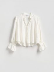 Koszula z modalem - złamana biel. Koszule Reserved, l, bez wzorów, z tkaniny, bez kołnierzyka, bez ramiączek. Za 149.99 zł.