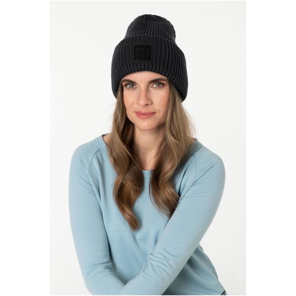 Czapka SUPER.NATURAL Krissini Beanie. Czarne czapki super.natural, z aplikacjami, z materiału. Za 183.53 zł.