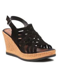 Sandały Tamaris. Brązowe sandały Tamaris, bez wzorów, bez obcasa, na koturnie, bez zapięcia. Za 259.99 zł.