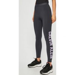 Calvin Klein - Legginsy. Szare legginsy Calvin Klein, l, bez wzorów, z dzianiny. Za 249.90 zł.