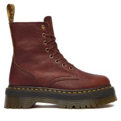 Trzewiki Dr. Martens. Brązowe botki Dr. Martens, bez wzorów, bez obcasa, na płaskiej podeszwie, bez zapięcia. Za 819.99 zł.