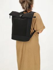 Beagles Plecak "Kobe" w kolorze czarnym - 46 x 38 x 15 cm rozmiar: onesize. Czarne plecaki Beagles, bez wzorów, z materiału. Za 135.17 zł.