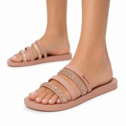 Klapki damskie Ipanema 83707 CHIC SLIDE FEM. Czerwone klapki Ipanema, bez wzorów, z materiału, bez obcasa. Za 69.00 zł.