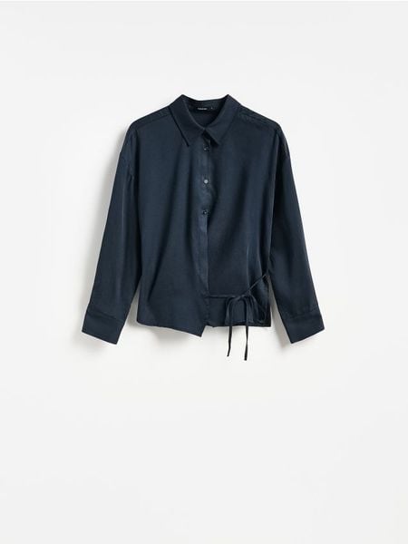 Koszula z lyocellu - granatowy. Niebieskie koszule Reserved, l, bez wzorów, z lyocellu, bez kołnierzyka, bez ramiączek. Za 129.99 zł.