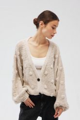 Kardigan zapinany na guziki w kolorze LIGHT BEIGE - BUBLE-UNI. Brązowe kardigany Marsala, uniwersalny, bez wzorów, z jeansu. Za 349.90 zł.
