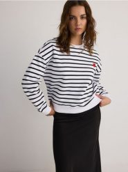 Bluza w paski z haftowanym sercem - czarny. Czarne bluzy Reserved, l, bez wzorów, z bawełny, bez kaptura. W wyprzedaży za 55.99 zł.