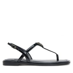 Sandały Guess. Czarne klapki Guess, z aplikacjami, bez obcasa, na płaskiej podeszwie, bez zapięcia. Za 309.99 zł.