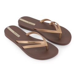Japonki damskie Ipanema Bossa. Brązowe klapki Ipanema, bez wzorów, bez obcasa. Za 59.99 zł.