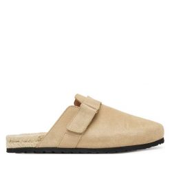 Klapki Manebi. Brązowe klapki Manebi, bez wzorów, bez obcasa. Za 317.99 zł.