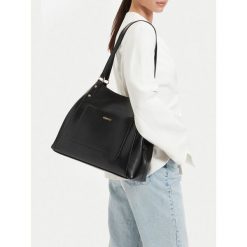 Torebka MEXX. Czarne torebki klasyczne Mexx, bez wzorów, bez dodatków. Za 229.99 zł.