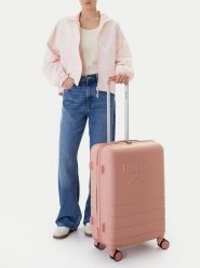 Reebok Walizka średnia CEO-RBK-WAL-011-M Różowy. Czerwone walizki Reebok, bez wzorów, średnie. Za 299.99 zł.