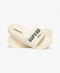 Superdry City Luxe Pool Klapki z Wyściełanym Paskiem – OFF WHITE. Białe klapki Superdry, bez wzorów, z poliesteru, bez obcasa. Za 88.90 zł.
