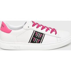 Trussardi Jeans - Buty. Białe obuwie sportowe Trussardi Jeans, z jeansu, bez zapięcia. W wyprzedaży za 319.90 zł.