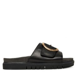 Klapki Tamaris. Czarne klapki Tamaris, bez wzorów, bez obcasa. Za 299.99 zł.