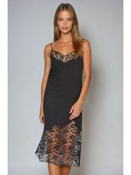 Monki Sukienka w kolorze czarnym rozmiar: 34. Czarne sukienki Monki, bez wzorów, z koronki, bez kołnierzyka, bez ramiączek, midi. Za 43.99 zł.