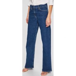 Calvin Klein - Jeansy. Niebieskie jeansy Calvin Klein, z aplikacjami. W wyprzedaży za 359.90 zł.