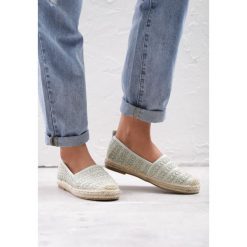 Zielone Espadryle Lonely. Zielone espadryle Born2be, bez wzorów, bez obcasa, na płaskiej podeszwie, bez zapięcia. Za 34.99 zł.