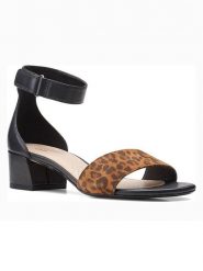 Clarks Skórzane sandały w kolorze czarno-jasnobrązowym rozmiar: 36. Brązowe sandały Clarks, bez wzorów, z otwartym noskiem, bez obcasa, na koturnie, bez zapięcia. Za 95.95 zł.