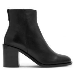 Botki GINO ROSSI. Czarne botki Gino Rossi, bez wzorów, bez obcasa, na słupku, bez zapięcia. Za 399.99 zł.