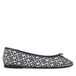 Baleriny Tommy Hilfiger. Baleriny TOMMY HILFIGER, bez wzorów, bez obcasa. Za 369.99 zł.