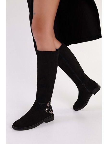 Trendyol Kozaki w kolorze czarnym rozmiar: 40. Czarne kozaki Trendyol, na zimę, bez obcasa, bez zapięcia. Za 195.31 zł.