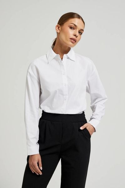 Gładka koszula biała. Białe koszule MOODO, l, bez wzorów, z bawełny, bez kołnierzyka, bez ramiączek. W wyprzedaży za 27.99 zł.
