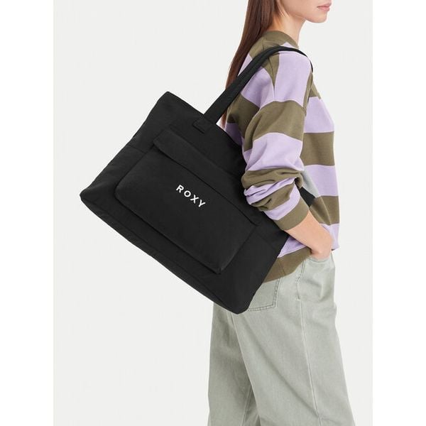 Torebka Roxy. Czarne shopper Roxy, bez wzorów, bez dodatków. Za 79.99 zł.