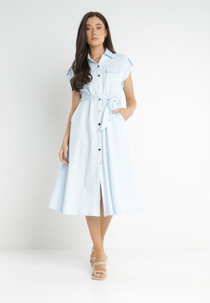 Jasnoniebieska Sukienka Koszulowa Phinitrite. Niebieskie sukienki Born2be, na co dzień, na lato, l, bez wzorów, bez kołnierzyka, bez ramiączek, maxi, koszulowe. Za 159.99 zł.