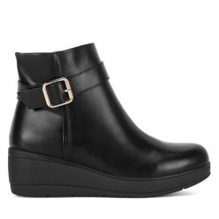 Botki Clara Barson. Czarne botki Clara Barson, bez wzorów, bez obcasa, na koturnie, bez zapięcia. Za 119.99 zł.
