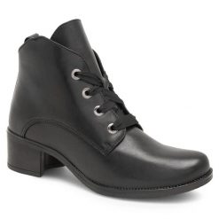Trzewiki Lasocki. Czarne botki Lasocki, bez wzorów, bez obcasa, na słupku, bez zapięcia. Za 249.99 zł.