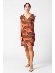 SKFK Sukienka "Aria" w kolorze czarno-pomarańczowym rozmiar: 40. Pomarańczowe sukienki SKFK, na co dzień, bez wzorów, z lyocellu, bez kołnierzyka, bez ramiączek, mini, proste. Za 126.99 zł.