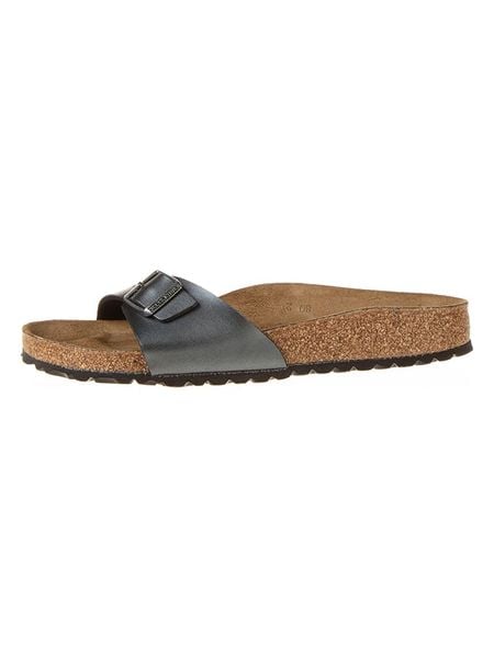 Birkenstock Klapki w kolorze czarnym rozmiar: 38. Szare klapki Birkenstock, bez wzorów, z otwartym noskiem, bez obcasa. Za 295.86 zł.