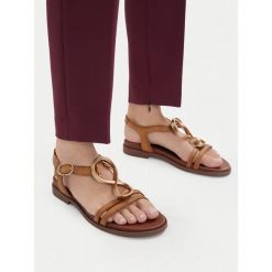 Sandały Hispanitas. Brązowe sandały Hispanitas, bez wzorów, bez obcasa, na płaskiej podeszwie, bez zapięcia. Za 397.99 zł.