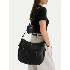 Torebka Lasocki. Czarne listonoszki Lasocki, bez wzorów, bez dodatków. Za 199.99 zł.