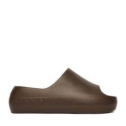 Klapki Hunter. Brązowe klapki Hunter, bez wzorów, bez obcasa. Za 99.99 zł.