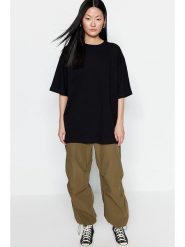 Trendyol Koszulka w kolorze czarnym rozmiar: S. Czarne bluzki Trendyol, s, bez wzorów, z bawełny, bez kołnierzyka, bez ramiączek. Za 34.99 zł.