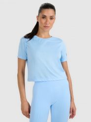 4F Koszulka treningowa crop-top szybkoschnąca damska - niebieska L. Niebieskie koszulki sportowe 4f, w ażurowe wzory, z materiału, bez ramiączek, na fitness i siłownię. Za 129.99 zł.