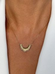 DI GIORGIO Pozłacany naszyjnik z elementem ozdobnym - dł. 40 cm rozmiar: onesize. Żółte naszyjniki DI GIORGIO, pozłacane. Za 100.99 zł.